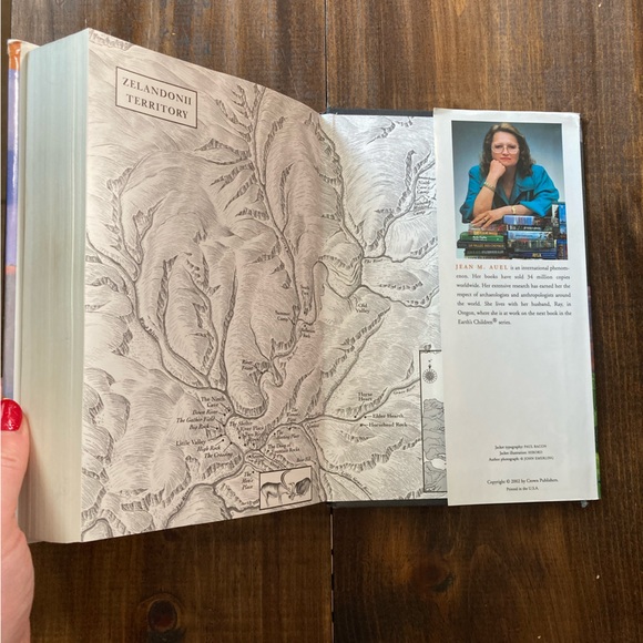 The Shelters of Stone by Jean M. Auel. 2002 Hardcover. Good Condition. Vintage! - Picture 16 of 16